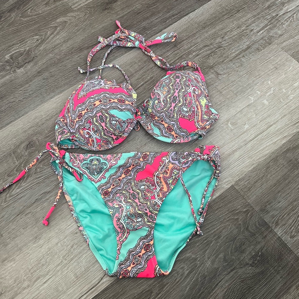 Victoria’s Secret Malibu two piece bikini swim set medium 32DD